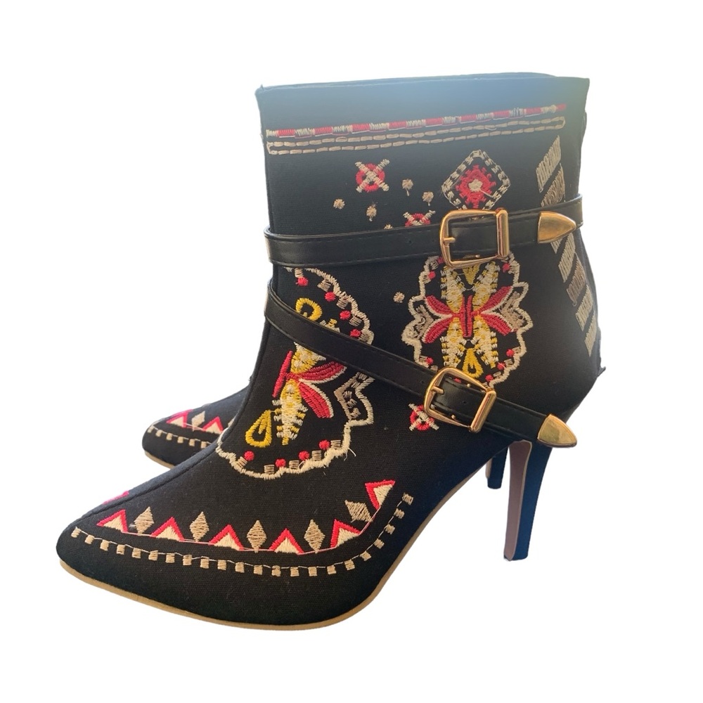 FIESTA Embroidered Pointy Toe High Heel Booties Size 7 black western boot
